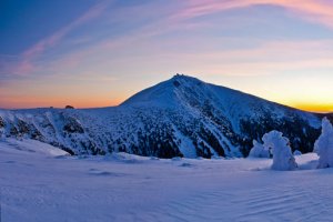 Ranní panorama Krkonoš se Sněžkou